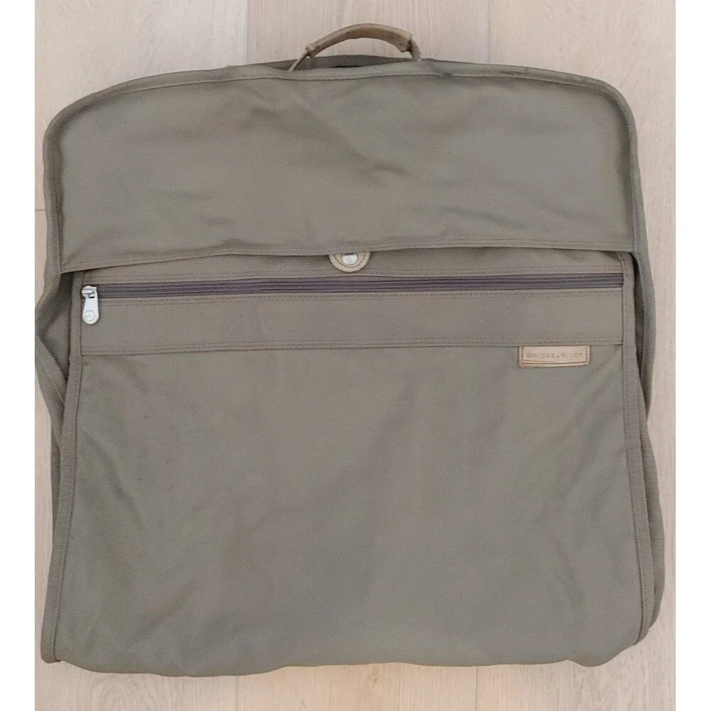 Briggs and Riley Travelware Hanging Garment Bag Olive Green 20x21 NO STRAP